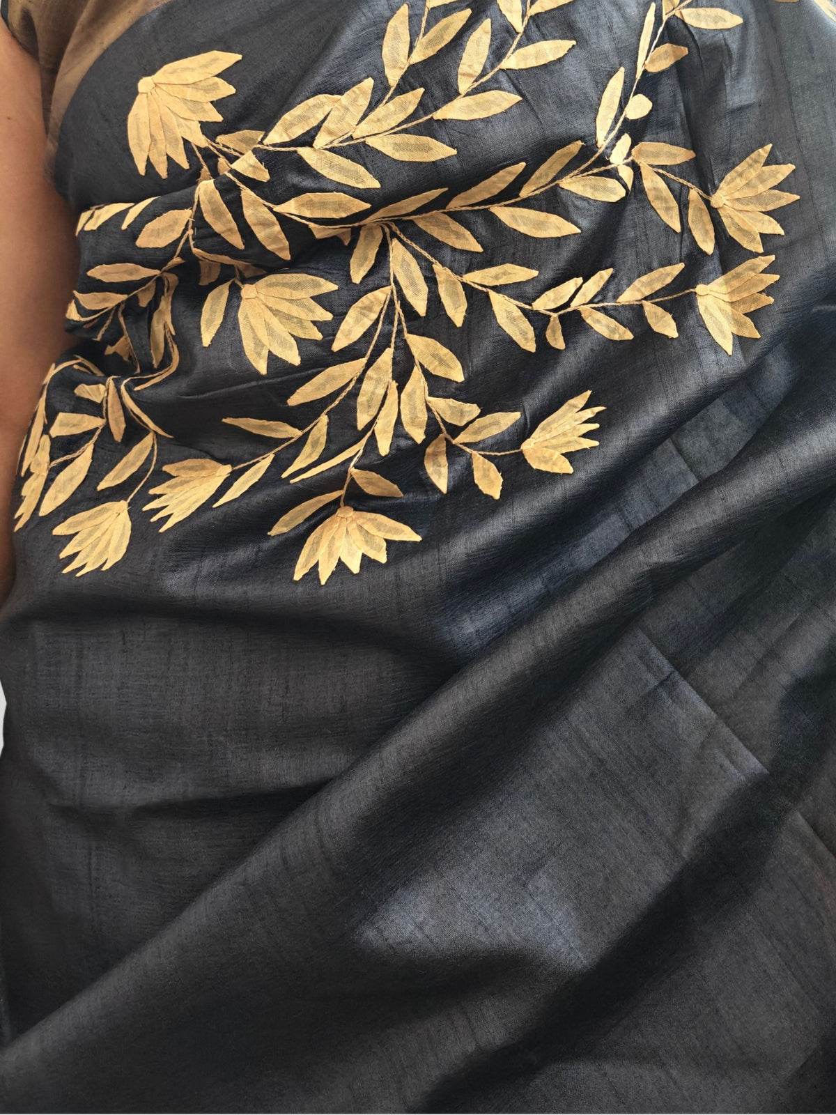 Kalli Applique Tussar Saree